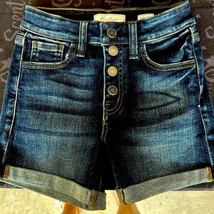 Girls KanCan High Rise Button fly shorts. New no tags.